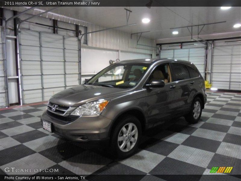 Urban Titanium Metallic / Ivory 2011 Honda CR-V SE