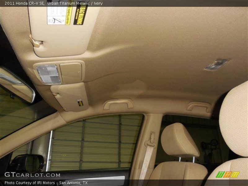 Urban Titanium Metallic / Ivory 2011 Honda CR-V SE