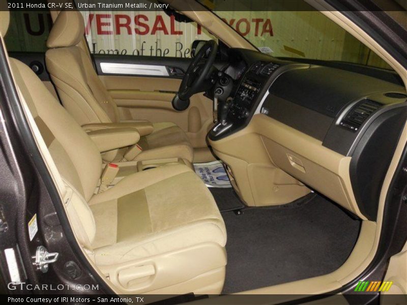 Urban Titanium Metallic / Ivory 2011 Honda CR-V SE