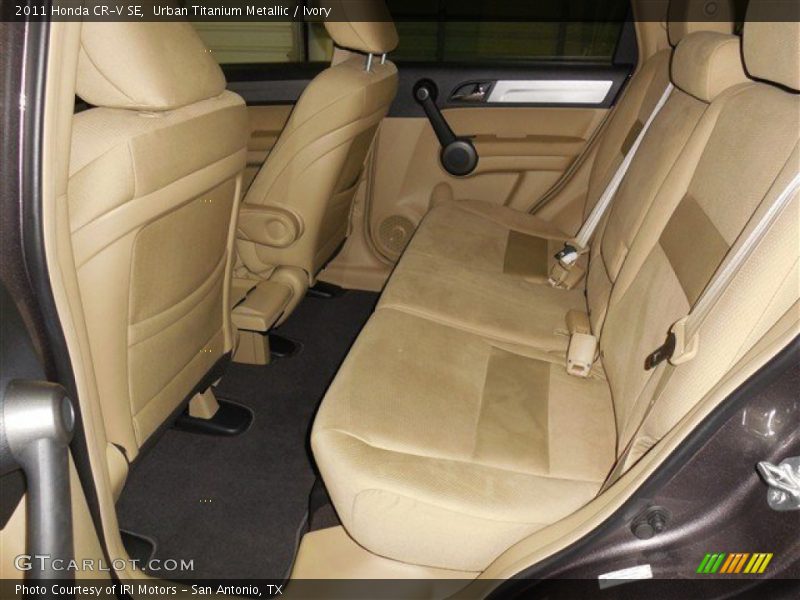 Urban Titanium Metallic / Ivory 2011 Honda CR-V SE