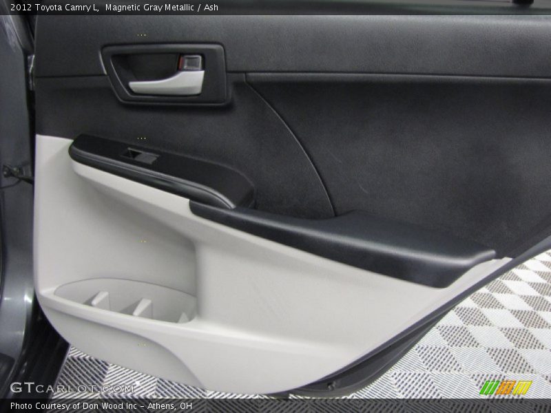 Magnetic Gray Metallic / Ash 2012 Toyota Camry L