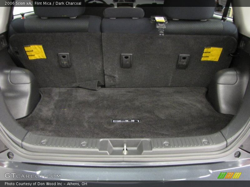  2006 xA  Trunk