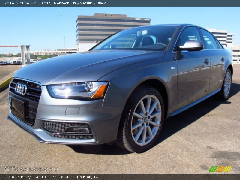 Front 3/4 View of 2014 A4 2.0T Sedan