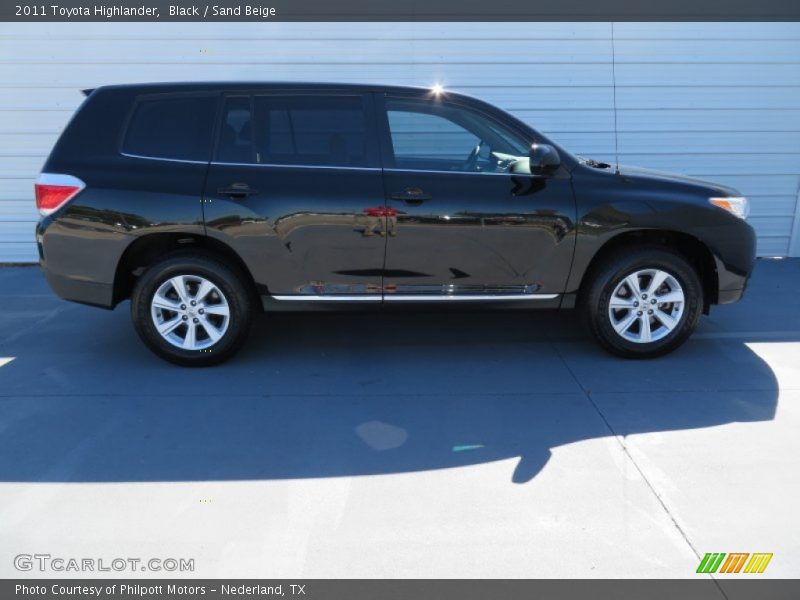 Black / Sand Beige 2011 Toyota Highlander
