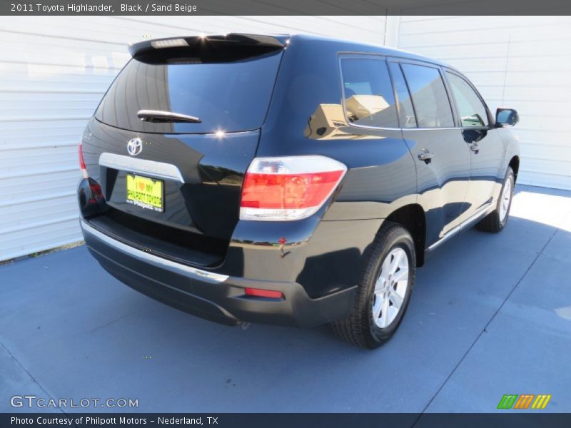 Black / Sand Beige 2011 Toyota Highlander