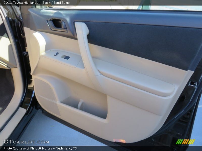 Black / Sand Beige 2011 Toyota Highlander