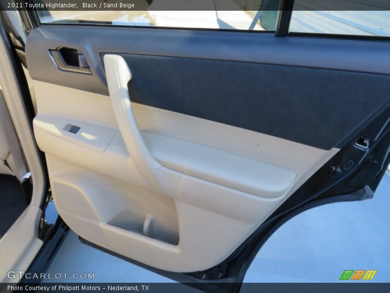 Black / Sand Beige 2011 Toyota Highlander