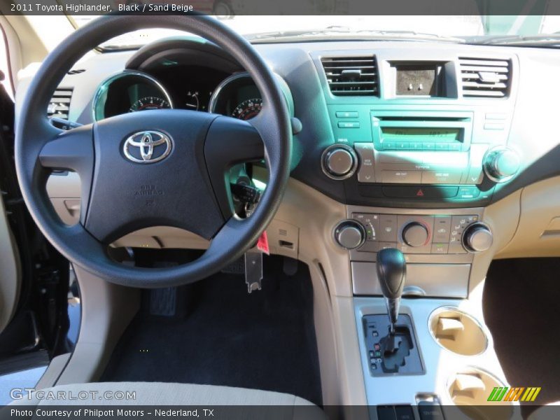 Black / Sand Beige 2011 Toyota Highlander