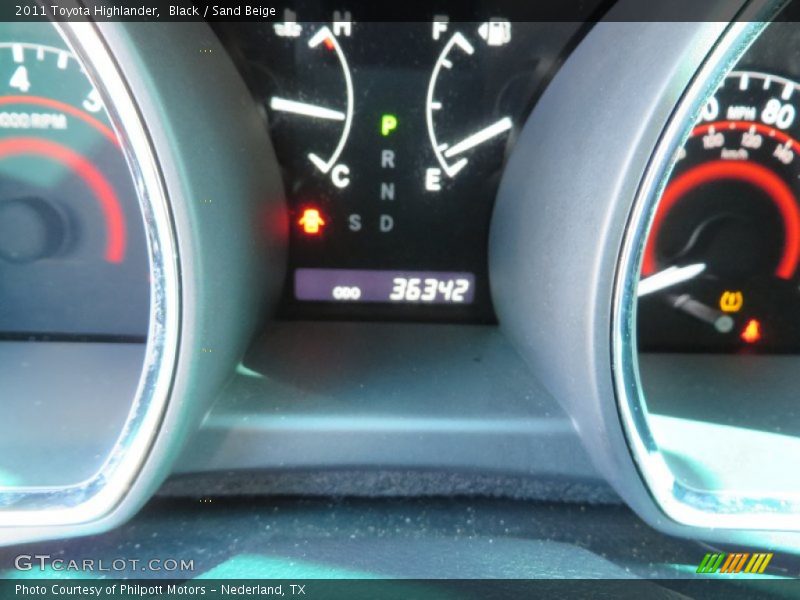 Black / Sand Beige 2011 Toyota Highlander