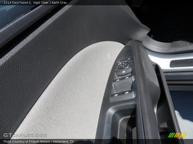Ingot Silver / Earth Gray 2014 Ford Fusion S