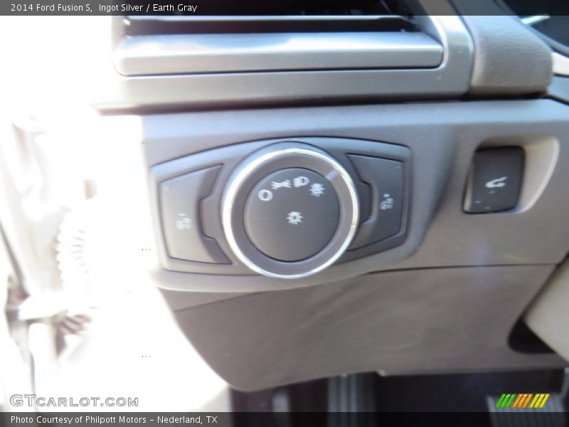 Ingot Silver / Earth Gray 2014 Ford Fusion S