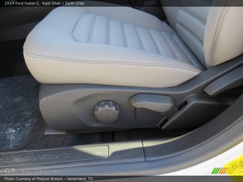 Ingot Silver / Earth Gray 2014 Ford Fusion S