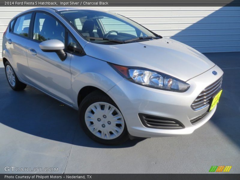 Ingot Silver / Charcoal Black 2014 Ford Fiesta S Hatchback