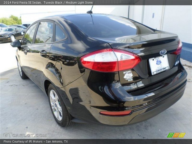 Tuxedo Black / Medium Light Stone 2014 Ford Fiesta SE Sedan