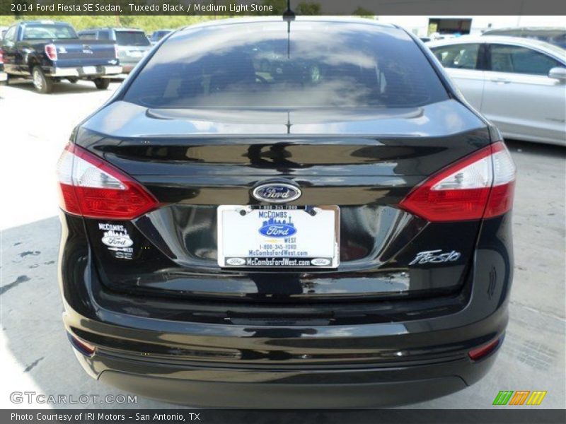 Tuxedo Black / Medium Light Stone 2014 Ford Fiesta SE Sedan
