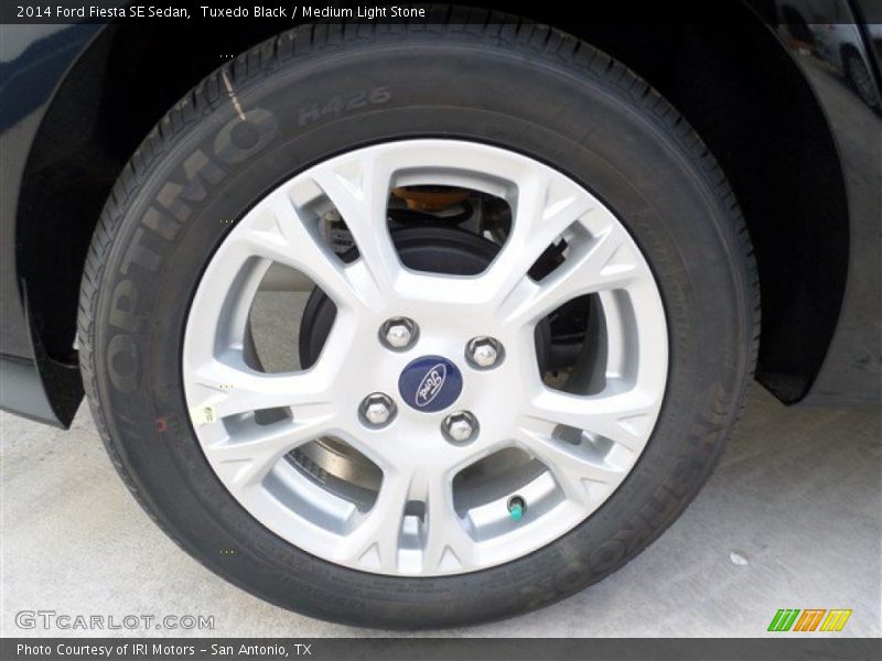 Tuxedo Black / Medium Light Stone 2014 Ford Fiesta SE Sedan