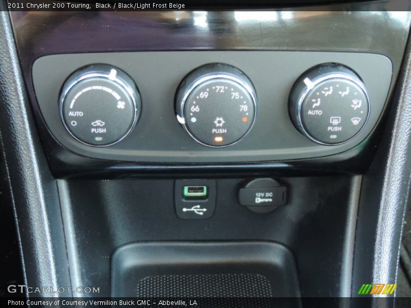 Black / Black/Light Frost Beige 2011 Chrysler 200 Touring