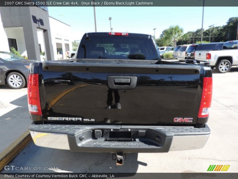 Onyx Black / Ebony Black/Light Cashmere 2007 GMC Sierra 1500 SLE Crew Cab 4x4