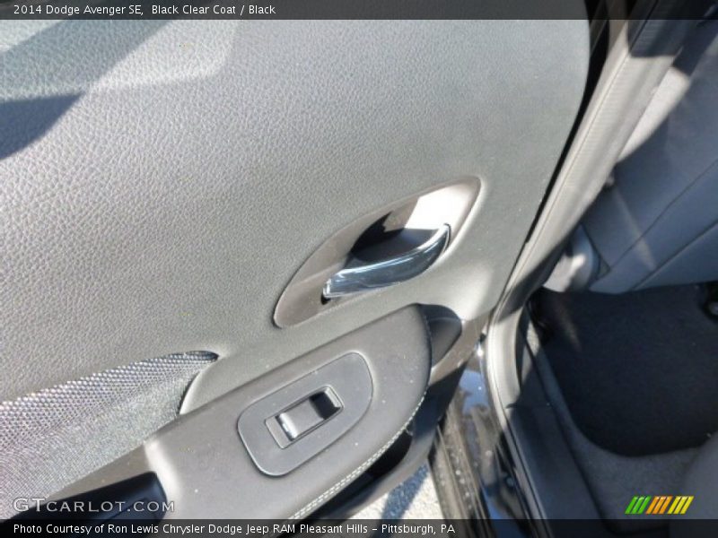 Black Clear Coat / Black 2014 Dodge Avenger SE