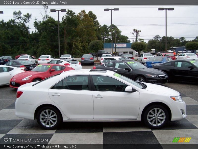 Super White / Ash 2012 Toyota Camry XLE