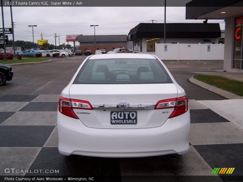 Super White / Ash 2012 Toyota Camry XLE