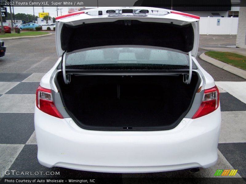 Super White / Ash 2012 Toyota Camry XLE