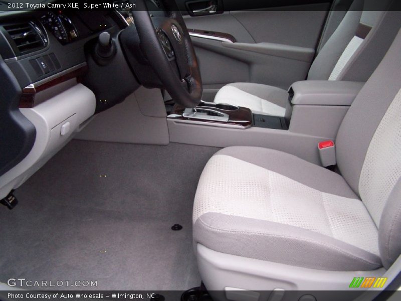 Super White / Ash 2012 Toyota Camry XLE