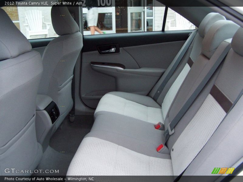 Super White / Ash 2012 Toyota Camry XLE