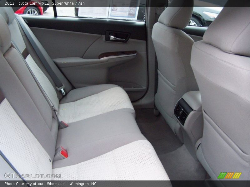 Super White / Ash 2012 Toyota Camry XLE
