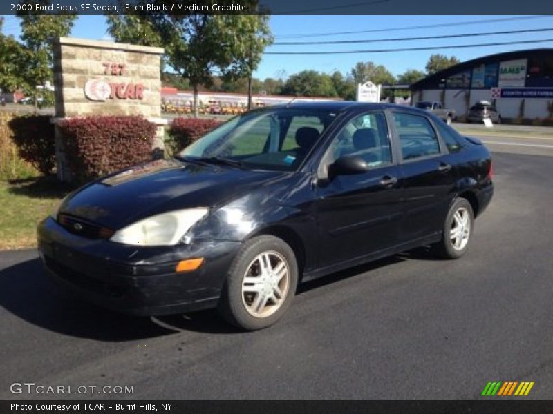 Pitch Black / Medium Graphite 2000 Ford Focus SE Sedan