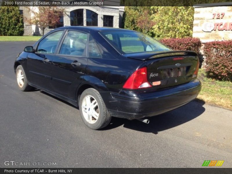 Pitch Black / Medium Graphite 2000 Ford Focus SE Sedan