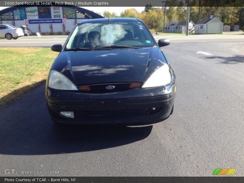 Pitch Black / Medium Graphite 2000 Ford Focus SE Sedan