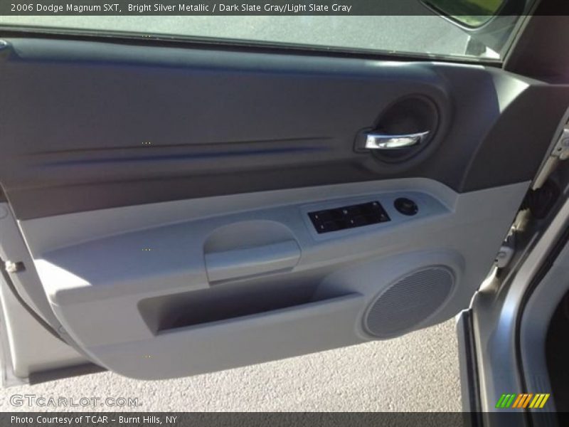 Bright Silver Metallic / Dark Slate Gray/Light Slate Gray 2006 Dodge Magnum SXT