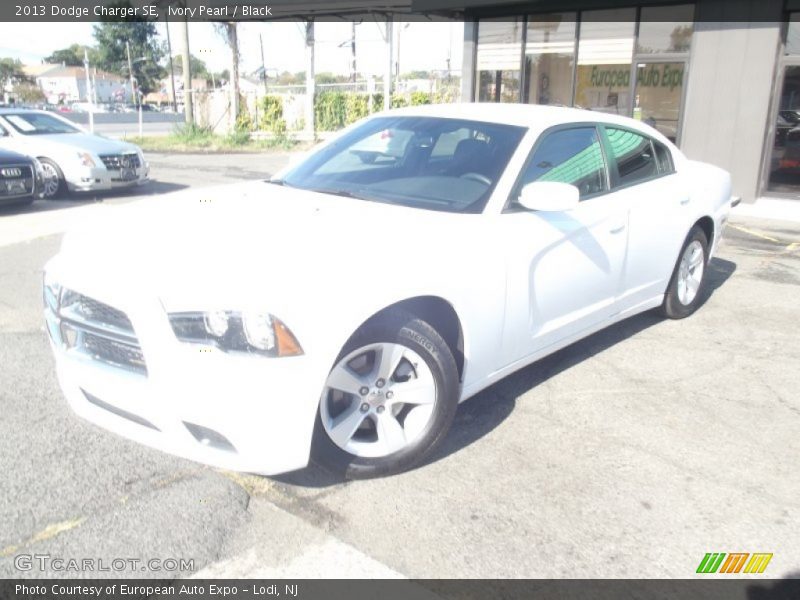 Ivory Pearl / Black 2013 Dodge Charger SE