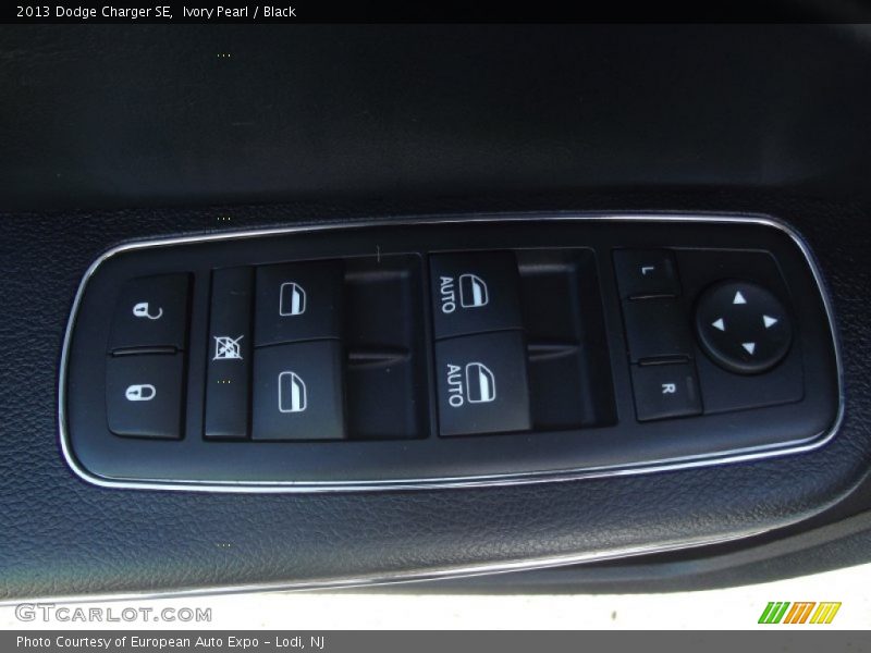 Ivory Pearl / Black 2013 Dodge Charger SE
