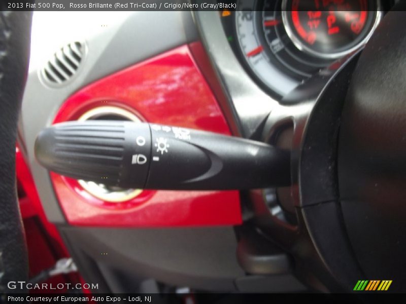 Rosso Brillante (Red Tri-Coat) / Grigio/Nero (Gray/Black) 2013 Fiat 500 Pop