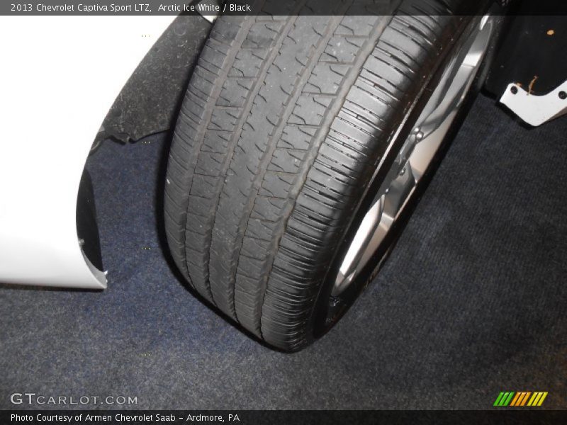 Arctic Ice White / Black 2013 Chevrolet Captiva Sport LTZ