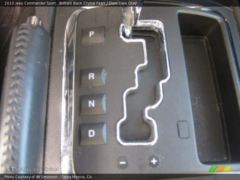 Brilliant Black Crystal Pearl / Dark Slate Gray 2010 Jeep Commander Sport