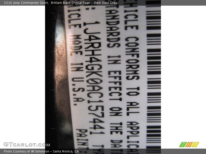 Brilliant Black Crystal Pearl / Dark Slate Gray 2010 Jeep Commander Sport