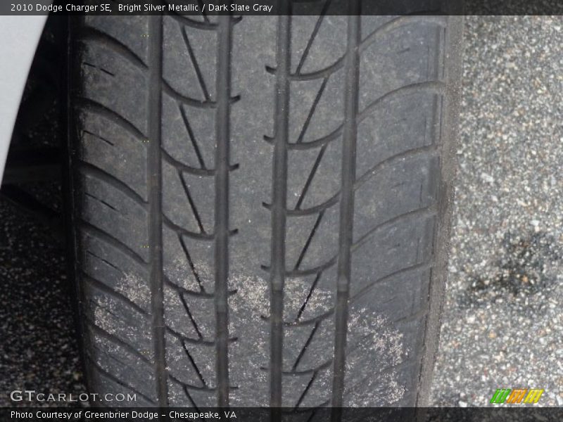 Bright Silver Metallic / Dark Slate Gray 2010 Dodge Charger SE