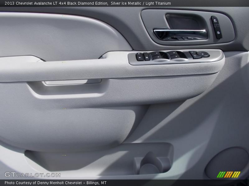 Silver Ice Metallic / Light Titanium 2013 Chevrolet Avalanche LT 4x4 Black Diamond Edition