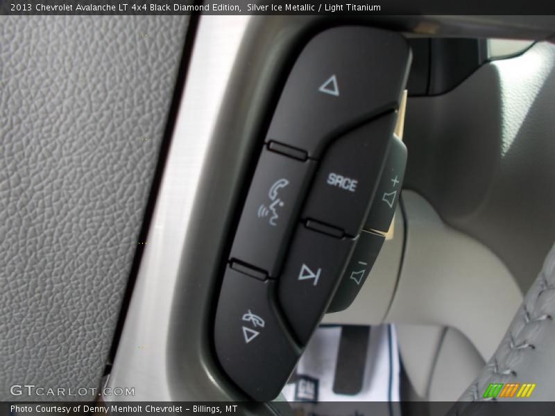 Silver Ice Metallic / Light Titanium 2013 Chevrolet Avalanche LT 4x4 Black Diamond Edition