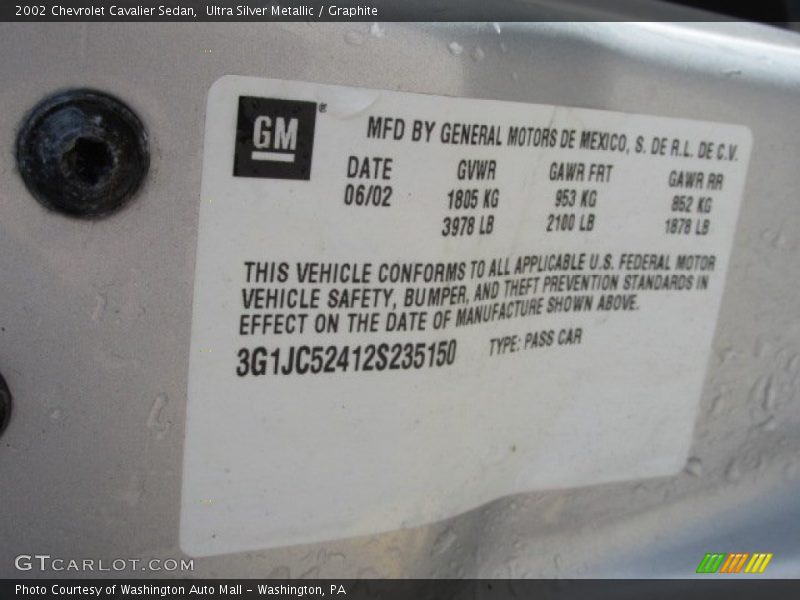Ultra Silver Metallic / Graphite 2002 Chevrolet Cavalier Sedan