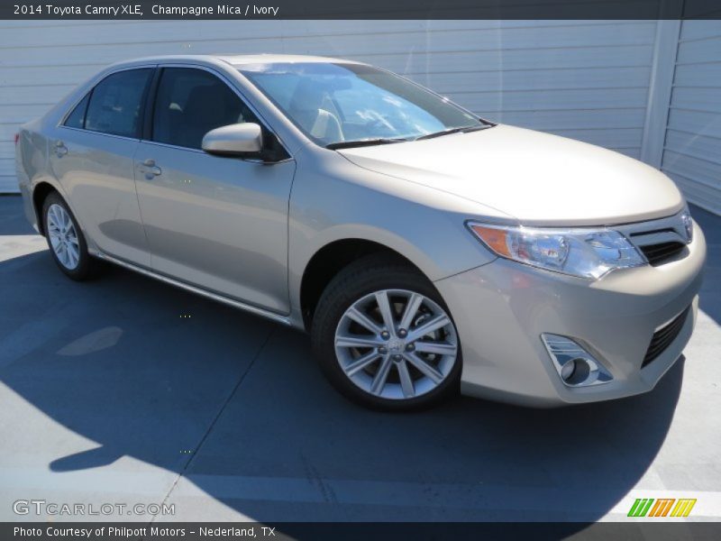 Champagne Mica / Ivory 2014 Toyota Camry XLE