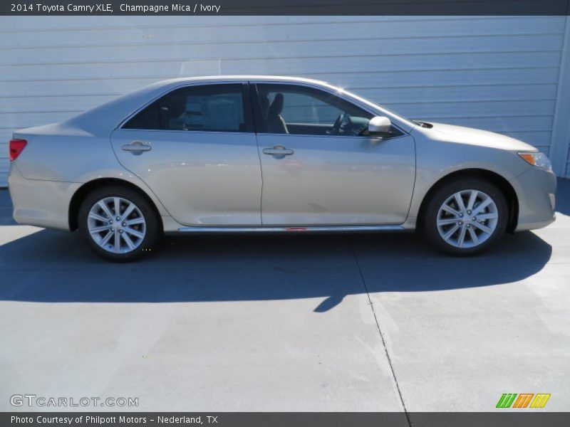 Champagne Mica / Ivory 2014 Toyota Camry XLE