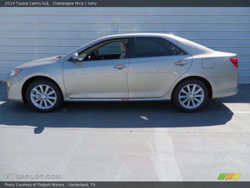 Champagne Mica / Ivory 2014 Toyota Camry XLE