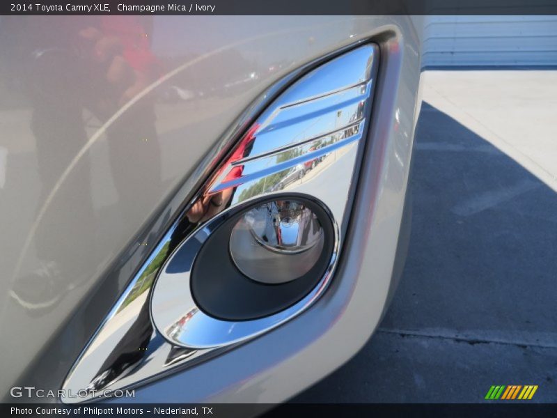 Champagne Mica / Ivory 2014 Toyota Camry XLE