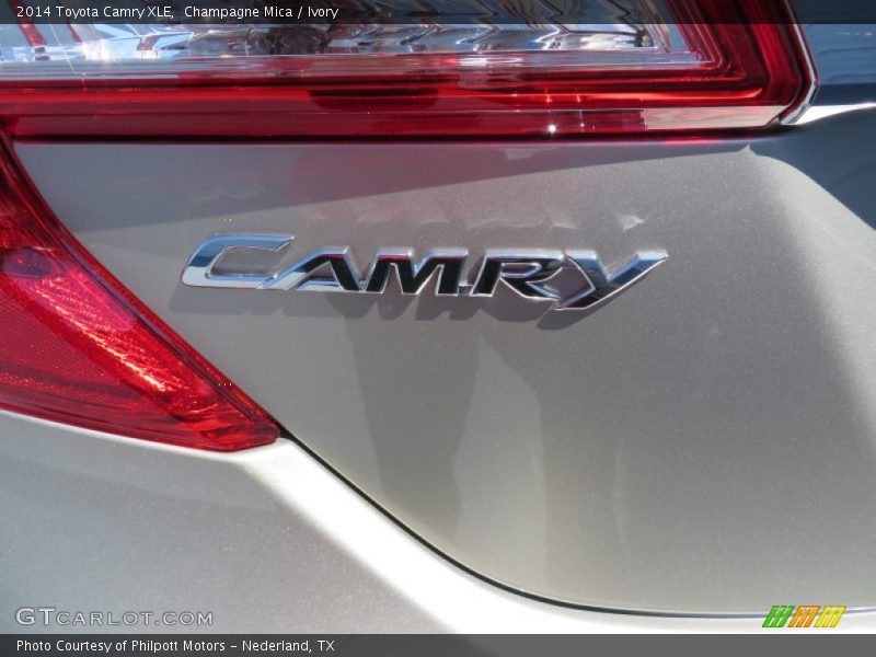 Champagne Mica / Ivory 2014 Toyota Camry XLE