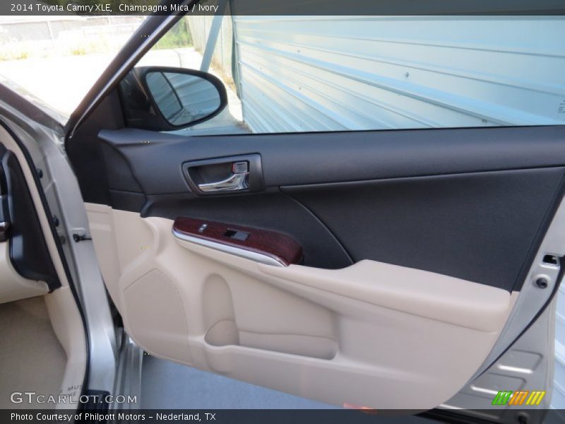 Champagne Mica / Ivory 2014 Toyota Camry XLE