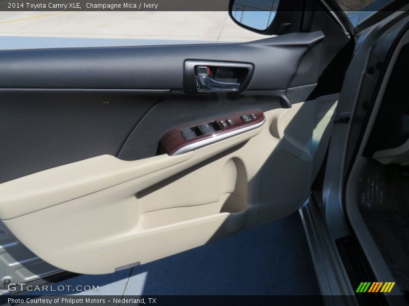 Champagne Mica / Ivory 2014 Toyota Camry XLE